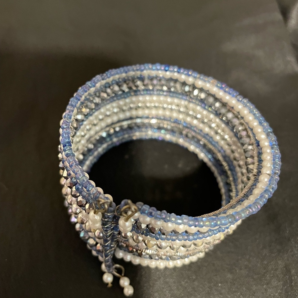 Beautiful band bracelet. Never worn